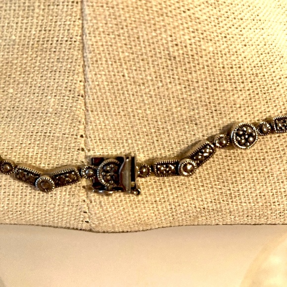 Vintage Sterling Silver Marcasite clear Crystal Choker. 29 grams. - Picture 8 of 12